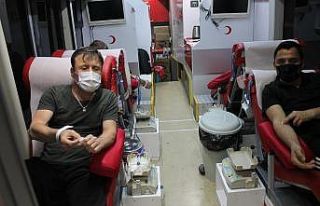 Gazeteciler kan bağışladı