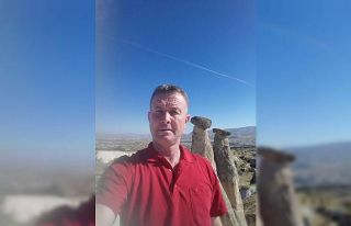 Genç kız tartıştığı babasını bıçaklayarak...