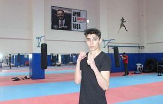 Genç sporcu, babasının izinden gidip şampiyonluklar...