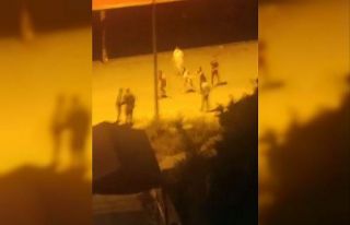 Gençlerin uçan tekmeli kavgasını çekti, sözleriyse...