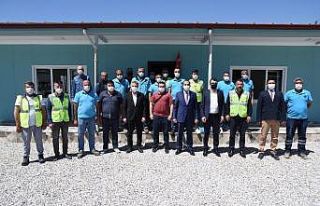 Genel Müdür Aslay, görev başındaki personellerle...