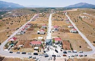 Gürkan asfaltlama çalışmalarını yerinde inceledi
