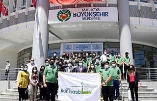 Gürkan, öğrencileri ağırladı