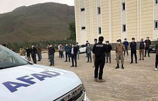 Güvenlik korucularından oluşan çığ timi afetlere...