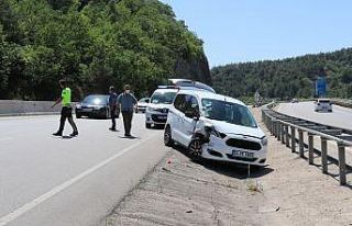 Hafif ticari araç yakıt tankerine çarptı: 1 yaralı