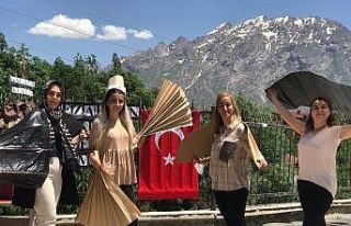 Hakkarili öğrenciler milli kahramanları rol model...