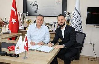 Hatayspor, Emre Çolak’ı renklerine bağladı