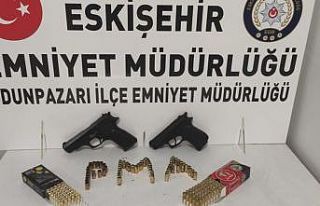 Hava açılan ateşin sesini takip eden ekipler 3...