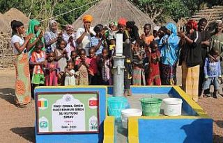 Hayırsever esnaftan Gine’ye su kuyusu hayrı