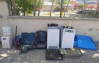 Hırsızlar belediyenin otomobilini çaldı, yakalanmamak...