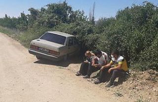 Hırsızlık şüphelileri kaçarken kaza yaptı,...