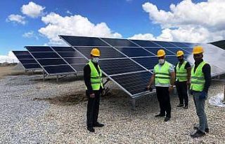 Hisarcık’ta güneş panellerinin montaj işlemlerine...