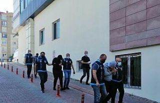 Hollanda’da 371 kişiyi 72 milyon TL dolandıran...