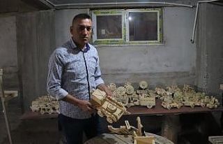 Hurda paletler çocuklara oyuncak oluyor