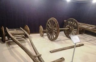 İçeriye giren, “Nereden nereye” diyerek dışarıya...