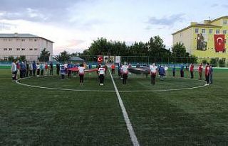 Iğdır’da saatler 19.19’u gösterdiğinde İstiklal...