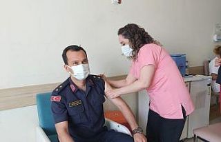İlçe Jandarma Komutanının korona virüs aşısını...