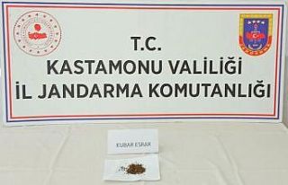 İnebolu’da durdurulan araçta esrar maddesi yakalandı