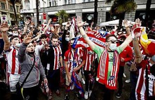 İspanya’da Atletico Madrid taraftarları Covid-19’u...