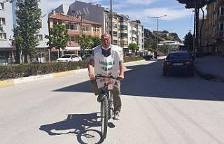 İsrail’i protesto için bisikletiyle yola çıktı