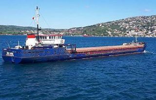 İstanbul Boğazı’nda arızalanan kuru yük gemisi,...