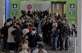 İtalya’da son 24 saatte 10 bin 585 yeni vaka