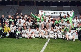 İzmir, 18 yıl aranın ardından iki takımıyla...