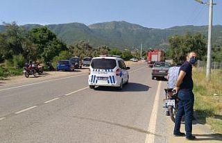 İzmir’de ormanlık alanda çıkan yangın kontrol...