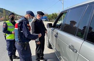 Jandarma ekiplerinden seyahat izin belgesi denetimi