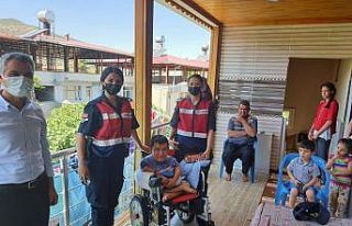 Jandarma engellileri unutmadı