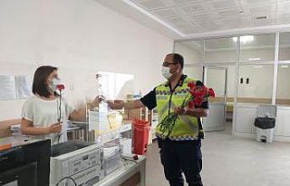 Jandarmadan sağlık çalışanlarına ve vatandaşlara...