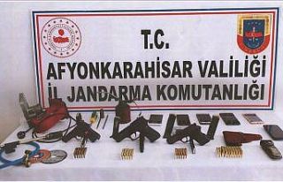 Jandarmadan silah kaçakçılarına şafak vakti operasyon:...