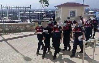 Jandarmadan zehir tacirlerine suçüstü; 5 kişi...