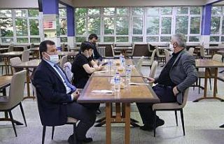 Kabakcı öğrencilerle iftarda buluştu