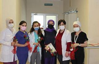 Kahramanlara çiçekli kutlama