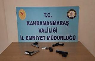 Kahramanmaraş’ta 10 ateşli silah ele geçirildi