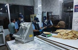 Kahta’da zabıta ekipleri sahur öncesi fırınları...