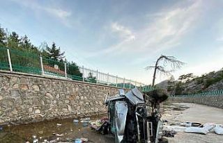 Kanala düşen kamyonetin sürücüsü yaşam mücadelesini...
