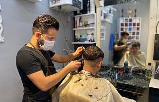 Kapanma sonrası berberlerde yoğunluk