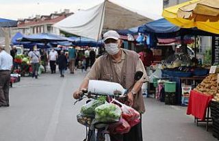 Kapanma sürecinde açılan ilk pazar sosyal mesafeli...