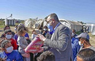 Karacabey’de mevsimlik işçilere Başkan Özkan’dan...