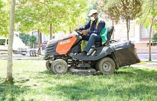 Karaköprü’de parklar yaz mevsimi için hazırlanıyor