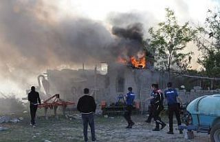 Karaman’da evlerinin aşenesi yanan anne ile oğlu...