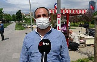 Karga ile kahvaltı yapan simitçi yürekleri ısıttı