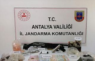 Kaş’ta uyuşturucu operasyonu