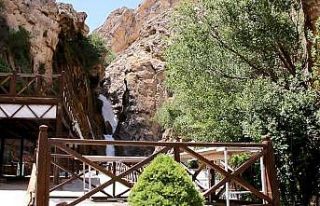 Kayalar tehlike oluşturuyor