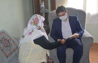 Kaymakam Çiğdem, Anneler Günü’nde şehit annelerini...