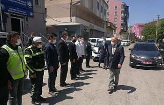 Kaymakam güvenlik güçleri ile bayramlaştı
