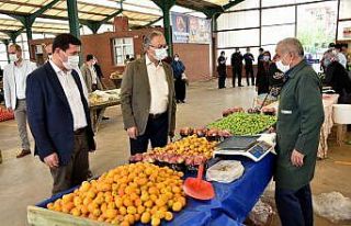 Kaymakam Parlar ve Başkan Kılca pazar yerlerini...