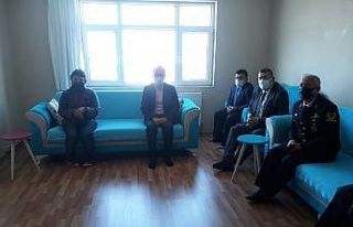 Kaymakam ve başkandan şehit ailelerine ziyaret